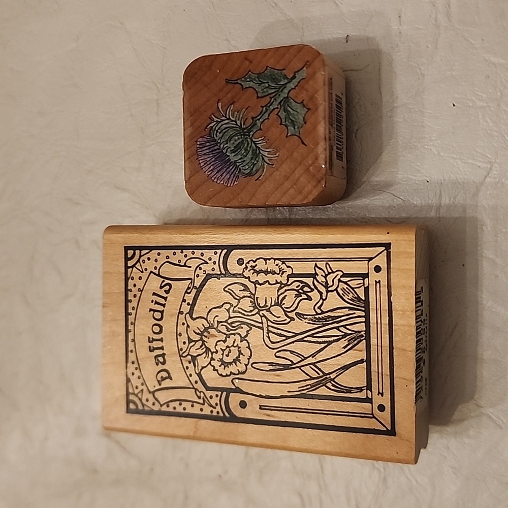 Daffodil and Thistle stamps